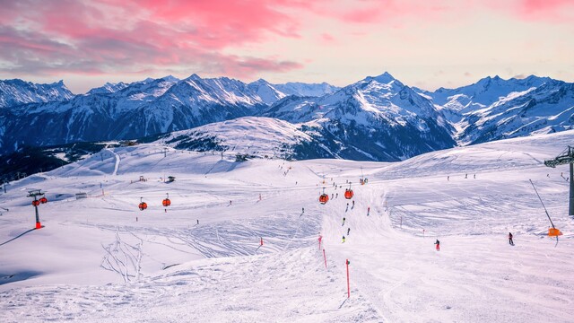 Čoraz viac Slovákov láka lyžovačka v Alpách. Prinášame prehľad obľúbených stredísk v Rakúsku
