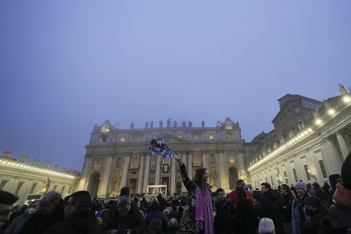 Námestie svätého Petra pred pohrebom