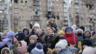 Okupanti pokračujú v nútenej integrácii na východe Ukrajiny, deti vozia do Ruska