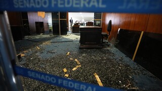 Prívrženci brazílskeho exprezideta Bolsonara vtrhli do štátnych budov. Útoky si vyžiadali veľké škody