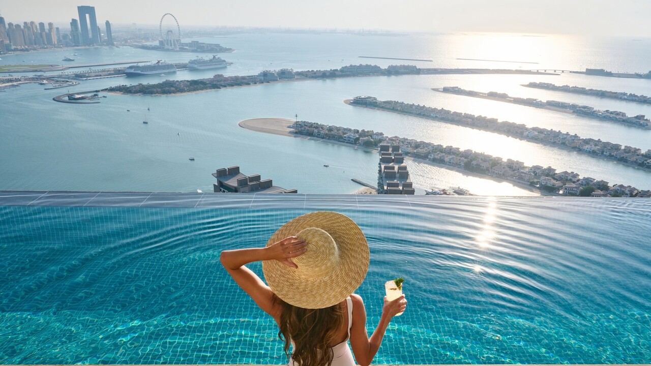 Ruskí predstavitelia rečnia o vlastenectve, ich deti si však užívajú v cudzine, upozornil The Insider