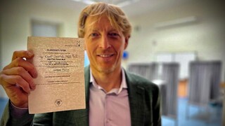 Vyradený kandidát Janeček doškrtal hlasovací lístok s Pavlom. Napísal naň seba, no hlas je platný