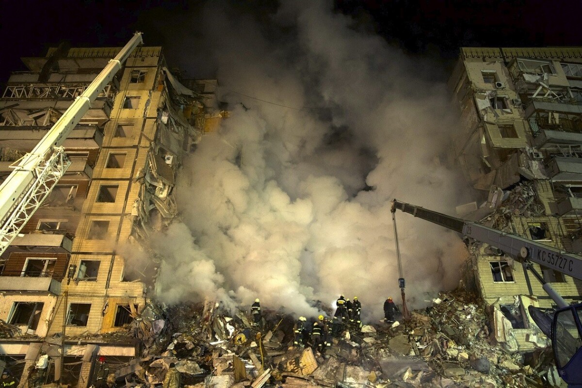 Zásah obytného domu v Dnipre ruskou raketou