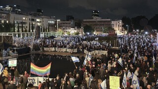 Izraelčania protestovali proti Netanjahuovej vláde. Do ulíc Tel Aviva vyšli desaťtisíce demonštrantov