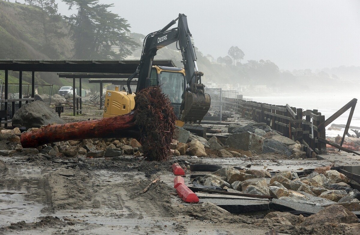 Kaliforniu devastujú búrky a záplavy