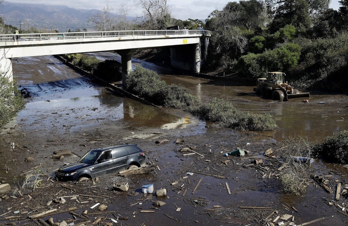 Kaliforniu devastujú búrky a záplavy