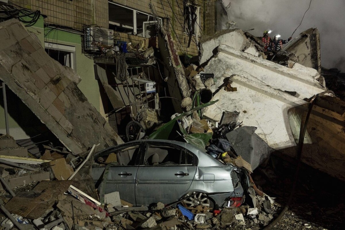 Zásah obytného domu v Dnipre ruskou raketou