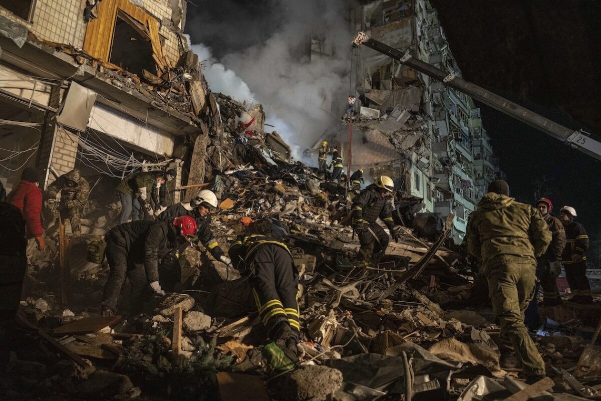 Zásah obytného domu v Dnipre ruskou raketou