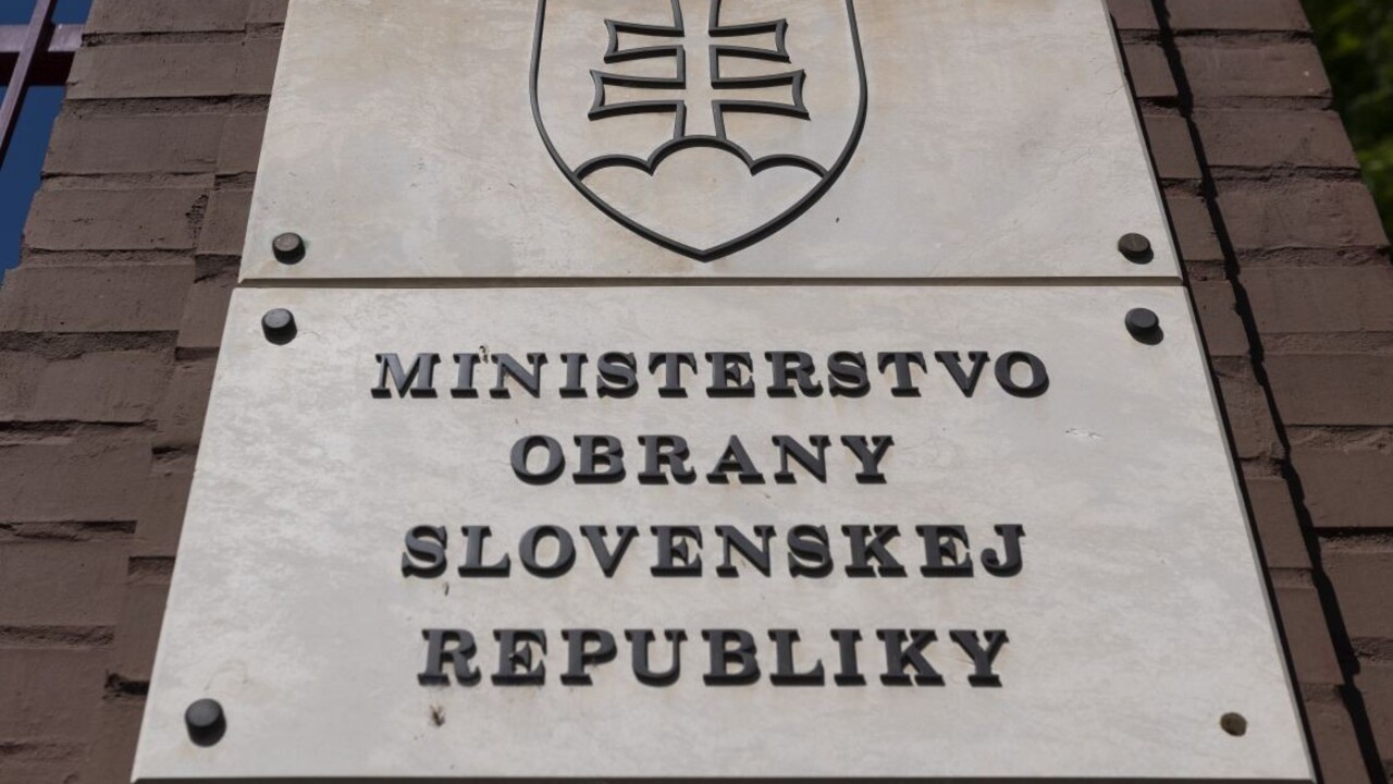 MO SR rozumie potrebe podporiť Ukrajinu ťažkou technikou,o možnostiach diskutuje