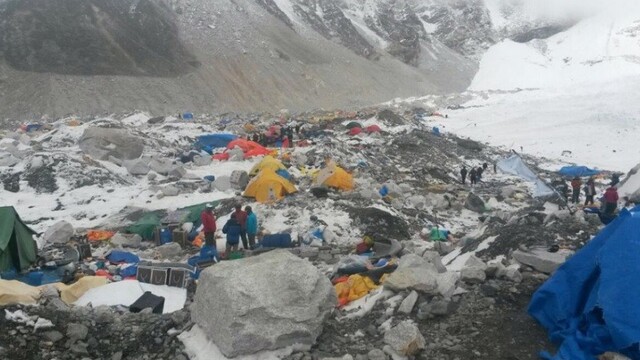 Po páde lavíny v Tibete zahynulo najmenej osem ľudí, ďalší sú nezvestní