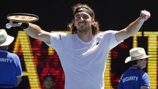 Australian Open: Do osemfinálne turnaja v Austrálii postúpila Swiateková aj Tsitsipas
