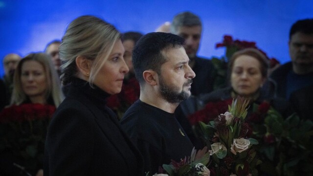FOTO: V Kyjeve sa rozlúčili s ukrajinským ministrom vnútra, na pohreb prišiel aj Zelenskyj