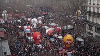 Dve európske krajiny čelia nepokojom. Francúzi zvolávajú protesty proti dôchodkovej reforme a Španieli proti vláde