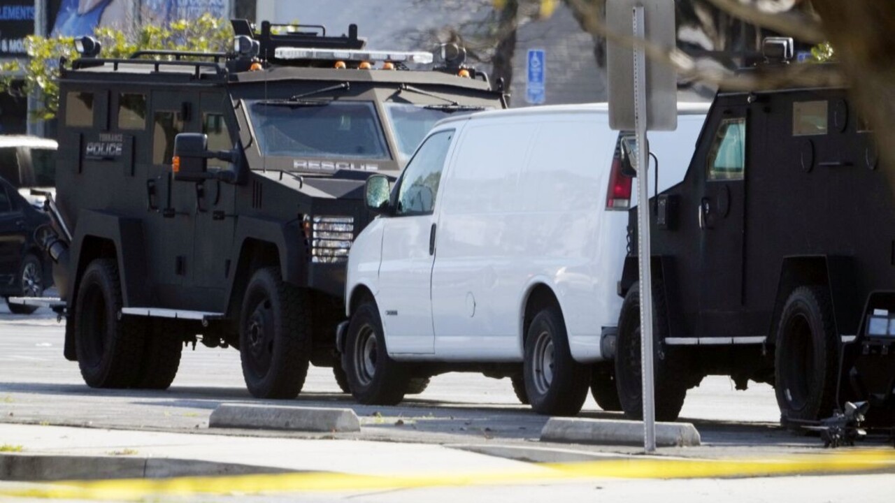 Policajná akcia v Kalifornii sa skončila, muž v dodávke je podľa médií mŕtvy