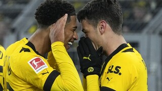 Futbalisti Borussie Dortmund vyhrali doma nad Augsburgom, rozhodol Reyna