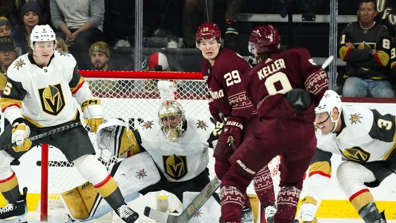 NHL: Keller hetrikom prispel k víťazstvu Arizony nad Vegas