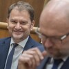 Správanie bývalej koalície je bezplatná kampaň pre opozičné subjekty, tvrdí politológ
