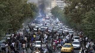 Irán pokračuje v potláčaní protestov. Ministri EÚ schválili rozšírenie sankcií proti režimu