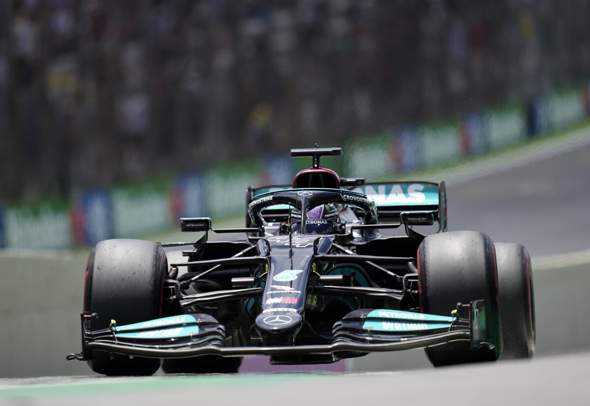 F1: Hamilton zvíťazil v Brazílii: "Jeden z najťažších víkendov v kariére" (2)