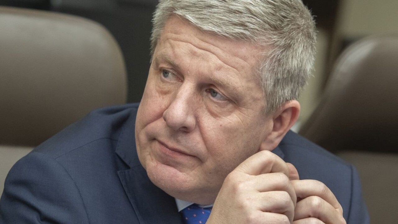 Lengvarský sa neobáva, že jeho rezort príde o peniaze z plánu obnovy. Problémy riešim za jazdy, dodal