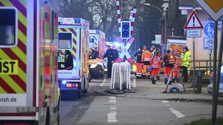 Dvaja ľudia zomreli pri útoku nožom vo vlaku v Nemecku