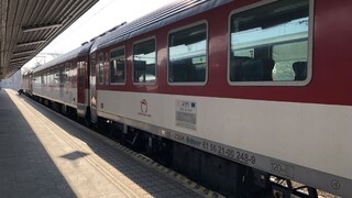 V Ivanke pri Dunaji došlo k smrteľnej zrážke rýchlika so ženou. Železničnú dopravu museli obmedziť