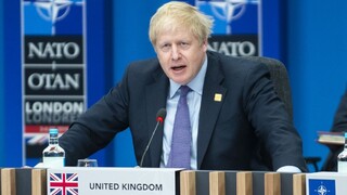 Johnson tvrdí, že mu Putin pred inváziou na Ukrajinu pohrozil raketovým úderom