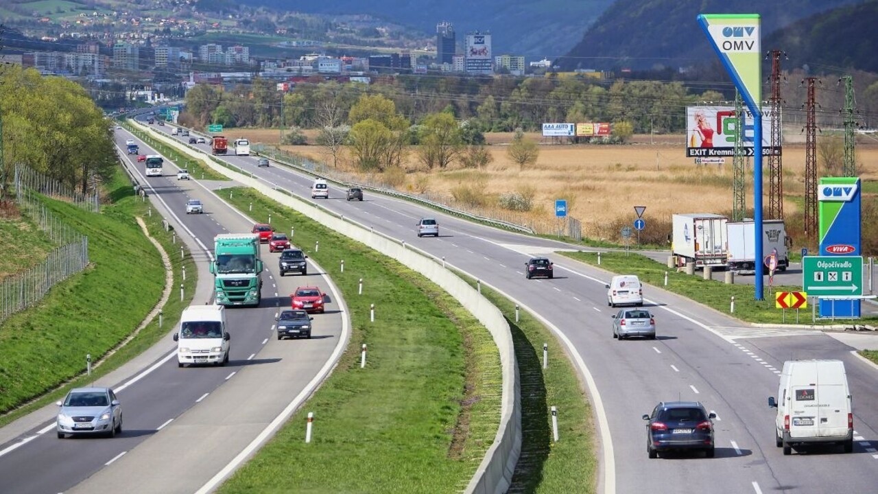 Diaľničiari upozorňujú: 31. januára končí platnosť ročných diaľničných známok pre rok 2022