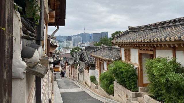 Dedina Bukchong Hanok