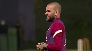 Dani Alves je vinný. Sexuálne napadol mladú ženu, za mrežami si môže odsedieť takmer päť rokov