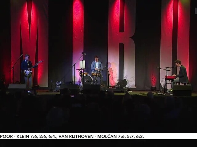 Roky a dni na Bratislavskom hrade / Celebrity vo svetovom showbiznise / Speváčka koncertovala v Ománe / Výnimočná tvorba slovenskej dizajnérky / Zuzana Mauréry má za sebou úspešný rok