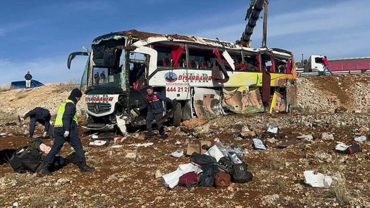 V Turecku havaroval autobus, hlásia mŕtvych i zranených