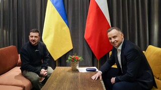 Zelenskyj sa po ceste z Bruselu stretol v Poľsku s Dudom. Preberali súčasnú situáciu na frontovej línii