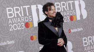Spevák Harry Styles ovládol tohtoročné Brit Awards. Vyhral v štyroch kategóriách