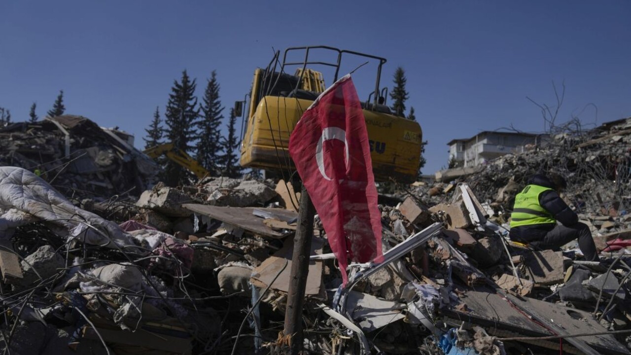 Top udalosti týždňa: Zelenskyj požiadal o migy, zemetrasenie zabíjalo, neznámy objekt nad USA, obedy zadarmo sú späť