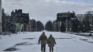 Na Ukrajine zomrelo alebo utrpelo zranenie až 354-tisíc vojakov, vyplýva z amerických dokumentov