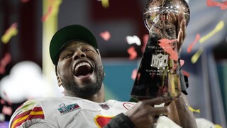 NFL: Kansas City Chiefs vyhrali Super Bowl, vo Phoenixe triumfovali nad Philadelphiou Eagles