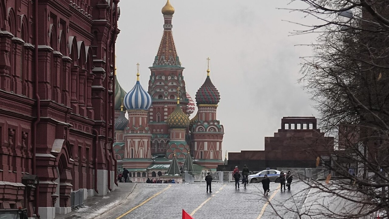 NATO je pre nás nepriateľskou organizáciou. Čoraz viac sa zapája do konfliktu na Ukrajine, uviedol Kremeľ