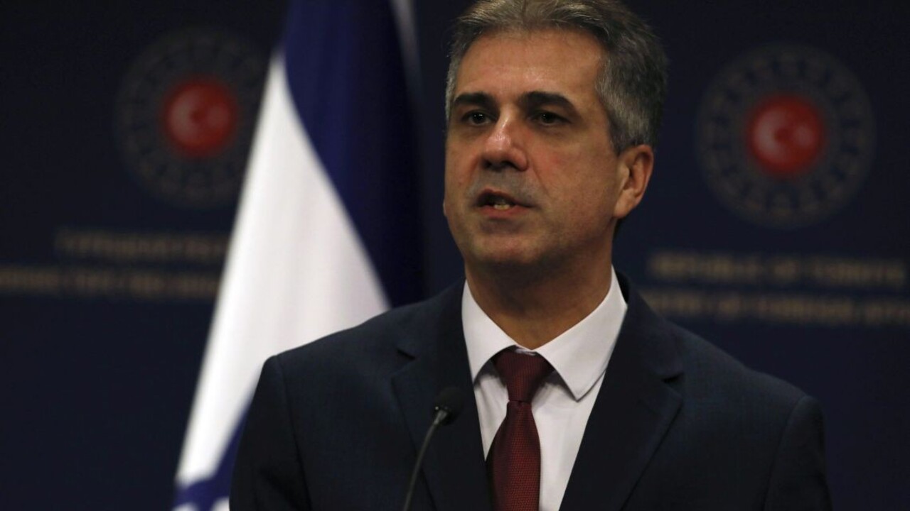 Izraelský minister zahraničných vecí Cohen pricestoval do Kyjeva. Stretnúť by sa mal aj so Zelenským