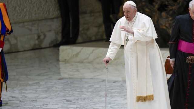 Z demisií pápežov by sa nemala stať móda, povedal pápež František