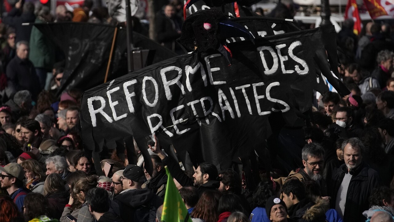 Vo Francúzsku sa opäť štrajkovalo kvôli dôchodkovej reforme, účasť bola slabšia