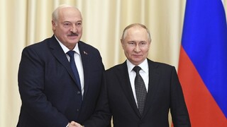 Trojstranný summit zrejme nebude. USA podľa Peskova neprijmú Lukašenkov návrh