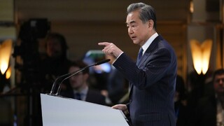 Čína chce bezpečnejší svet, medzi mocnosťami ale rastie nedôvera, vyhlásil diplomat Wang