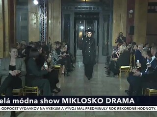 showbiz.jpg