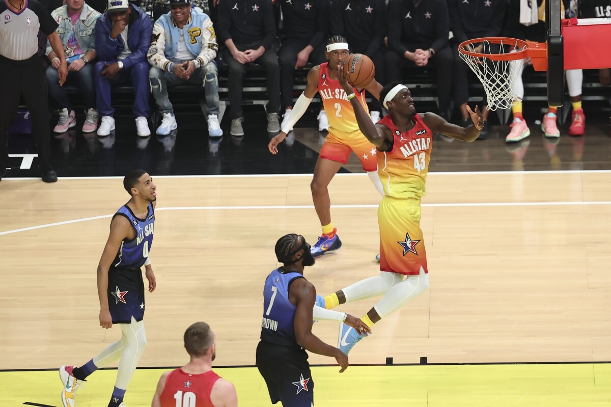 Pascal Siakam smečuje počas All Star Game.