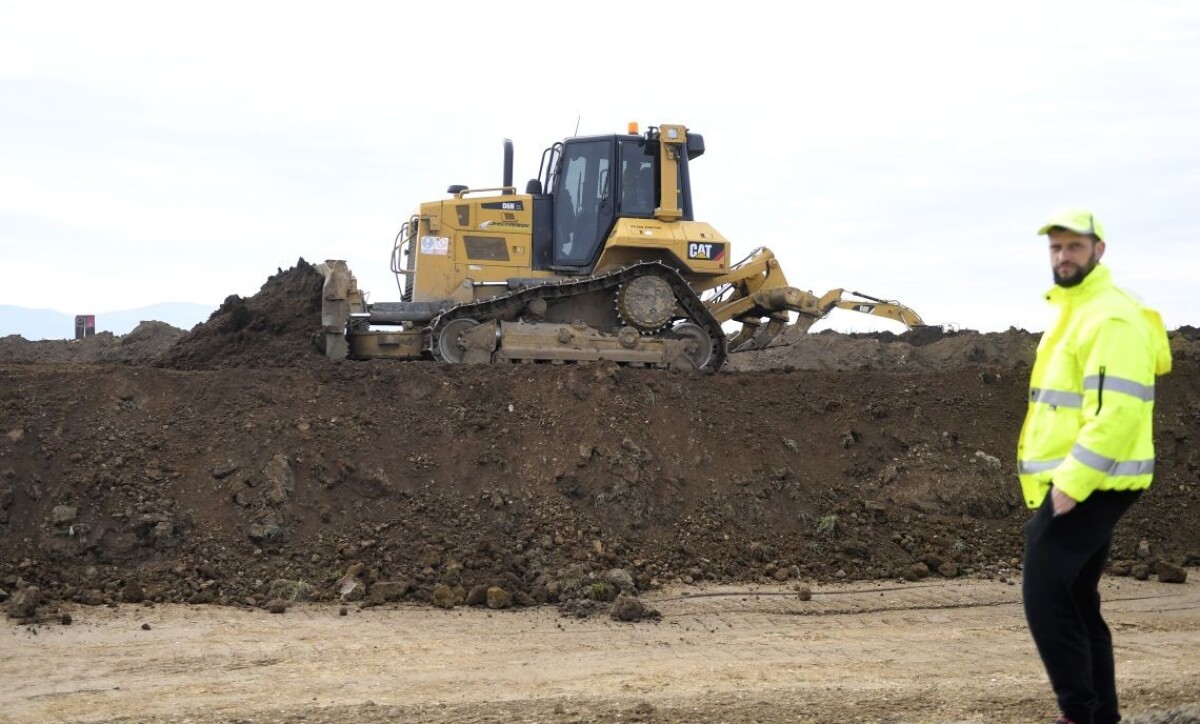 Slávnostný výkop stavby priemyselného parku vo Valalikoch