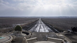 Ukrajina sa pripravuje na výročie invázie. Viaceré časti posilňujú bezpečnostné opatrenia