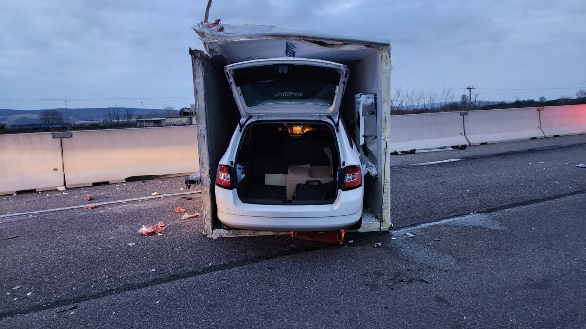 Nehoda na diaľnici D1 za Piešťanmi