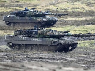 Madrid dodá Ukrajine až desať tankov Leopard 2, povedal španielsky premiér v Kyjeve