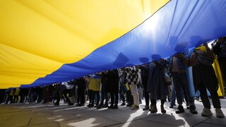 Prepáč, Ukrajina. V ruských mestách sa konali protesty proti vojne, polícia ľudí zatýkala